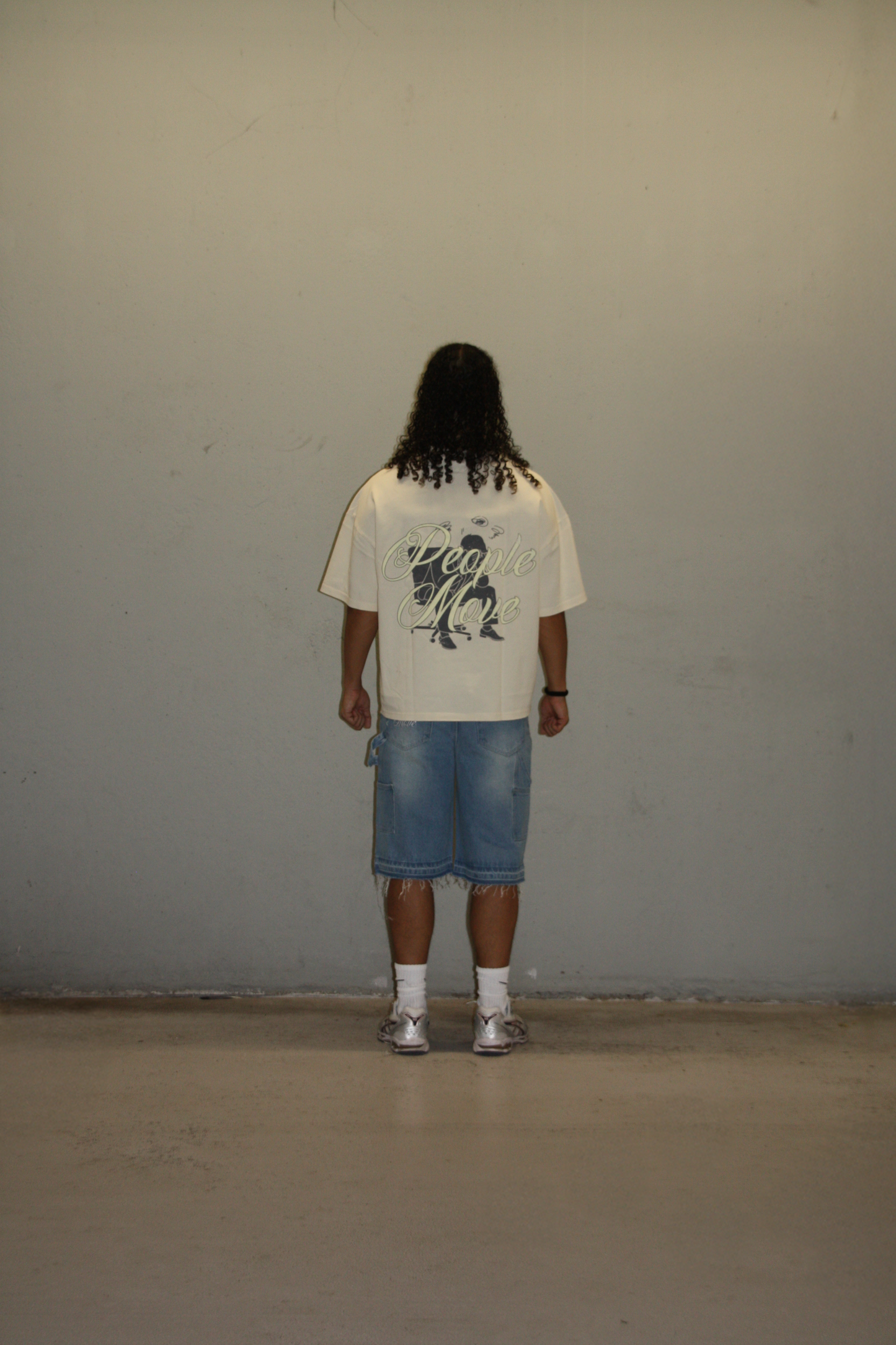 SITTING STILL TEE S/S