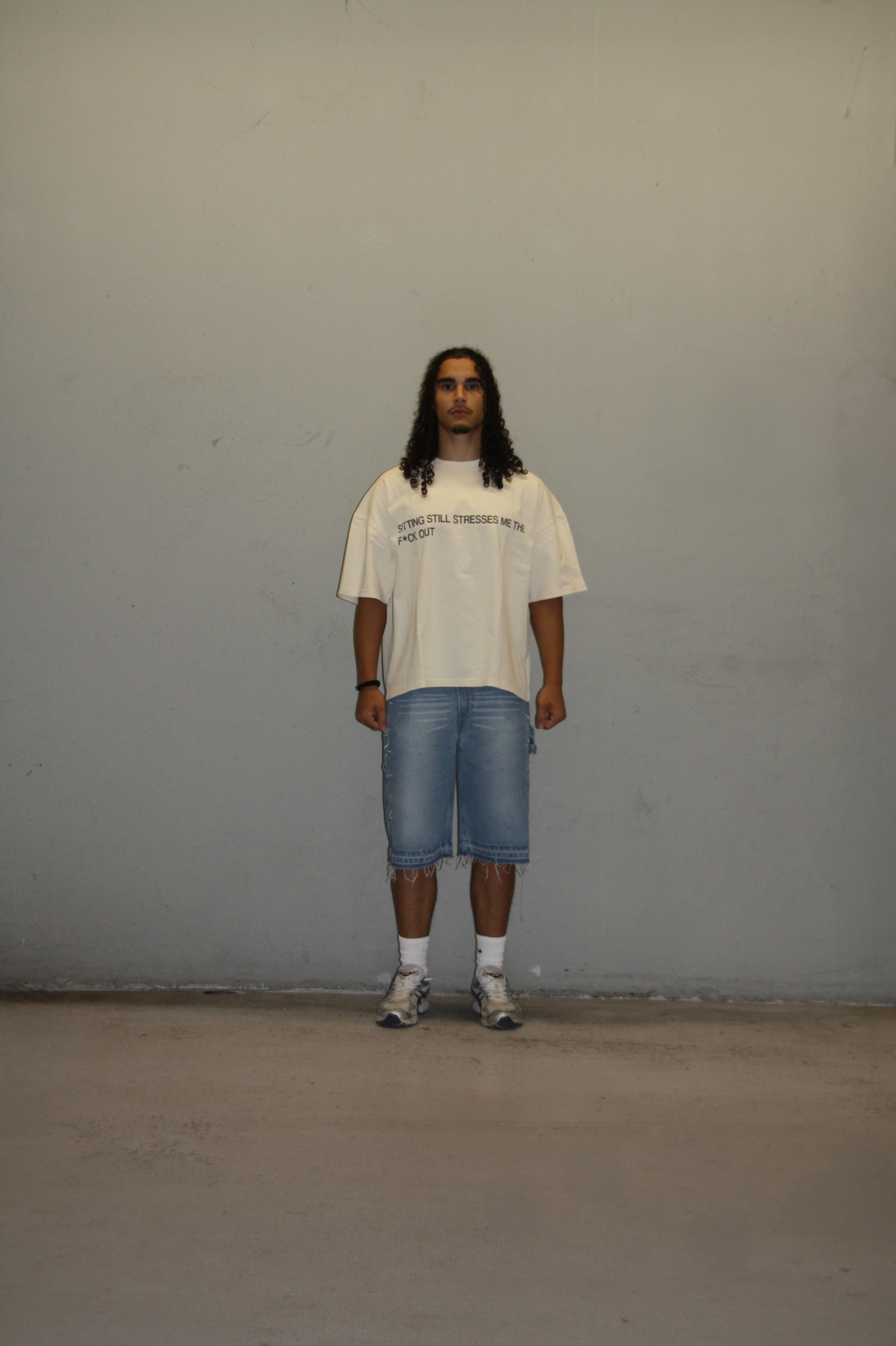 SITTING STILL TEE S/S